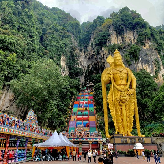 Batu_Caves_stairs_2022-05